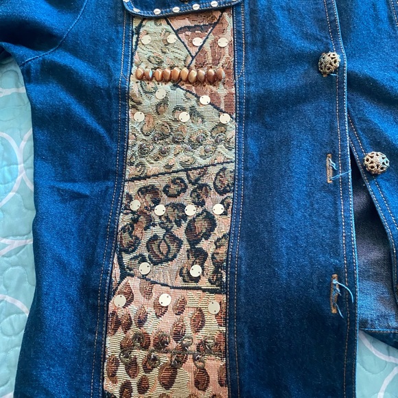 Ladies Denim Jacket Step in Style - Picture 3 of 13